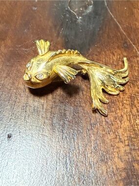Golden Koi Fish Brooch Unmarked Monet